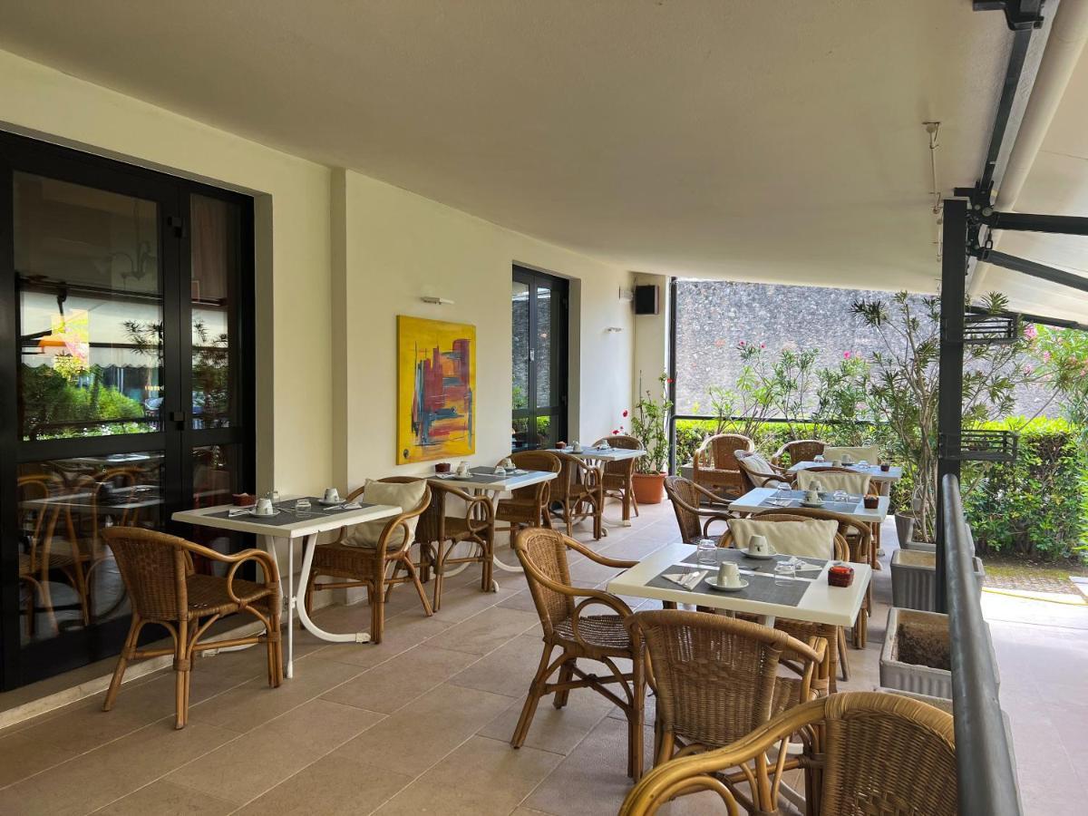 Hotel Marina Torri Del Benaco Extérieur photo