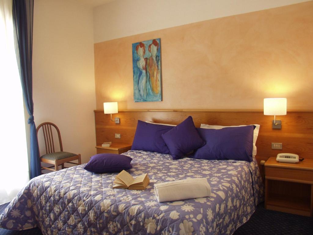 Hotel Marina Torri Del Benaco Chambre photo