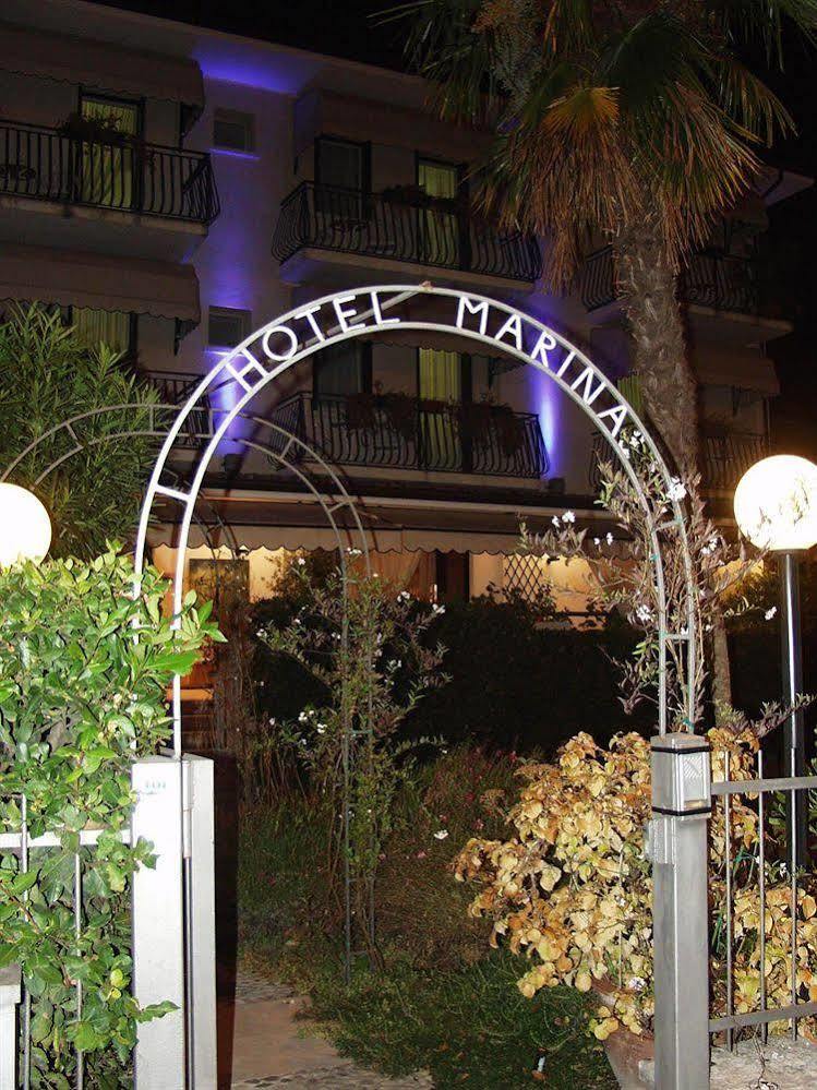 Hotel Marina Torri Del Benaco Extérieur photo